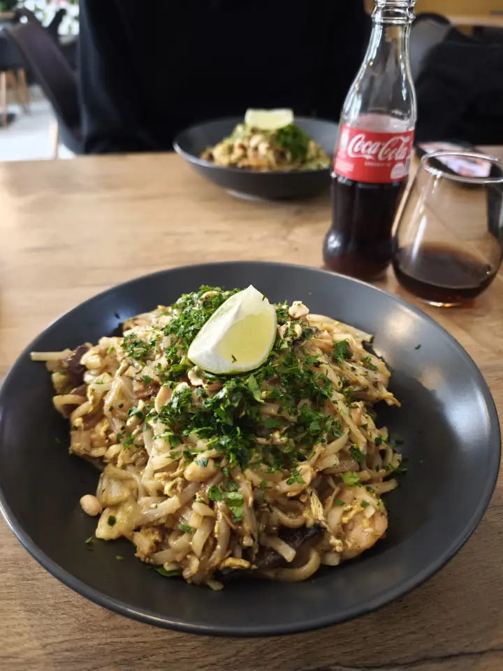 Pad thai